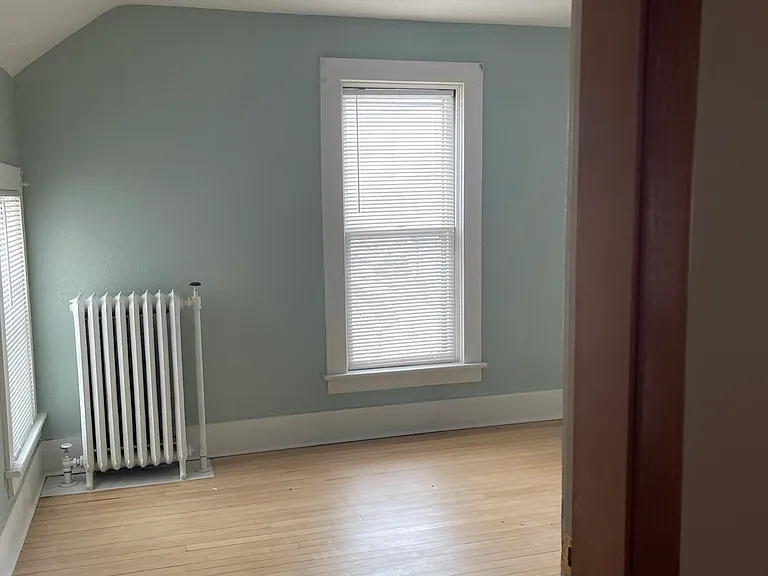 375 Dunn St — Photo 9