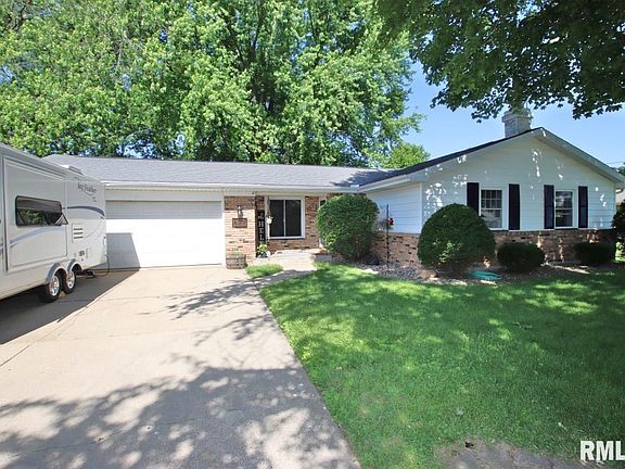 4th image of 627 Princeville Ave