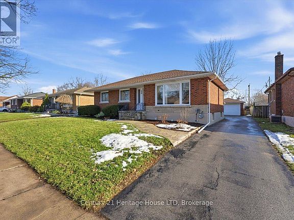 2nd image of 50 Barron St