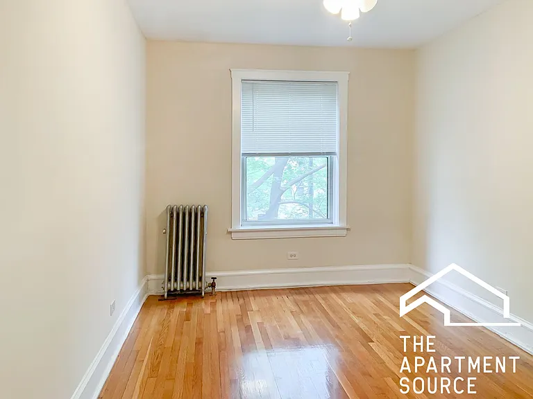 1607 W Berteau Ave #2 — Photo 6