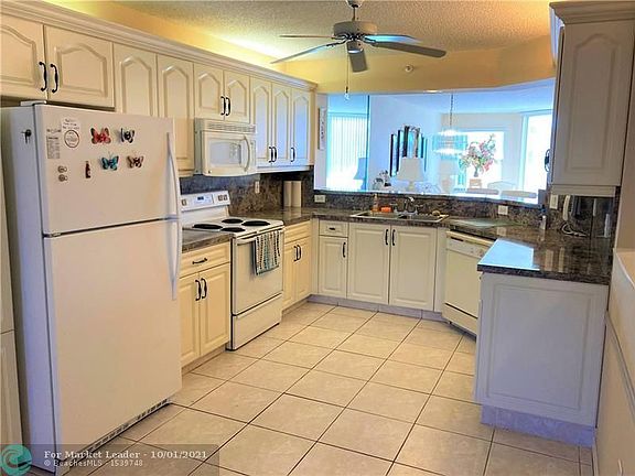 3rd image of 7765 Granville Dr #309