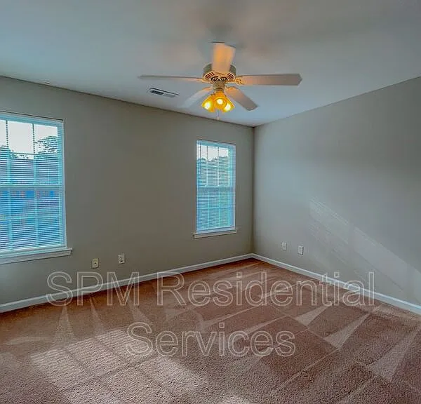 501 Shortfin Dr — Photo 21