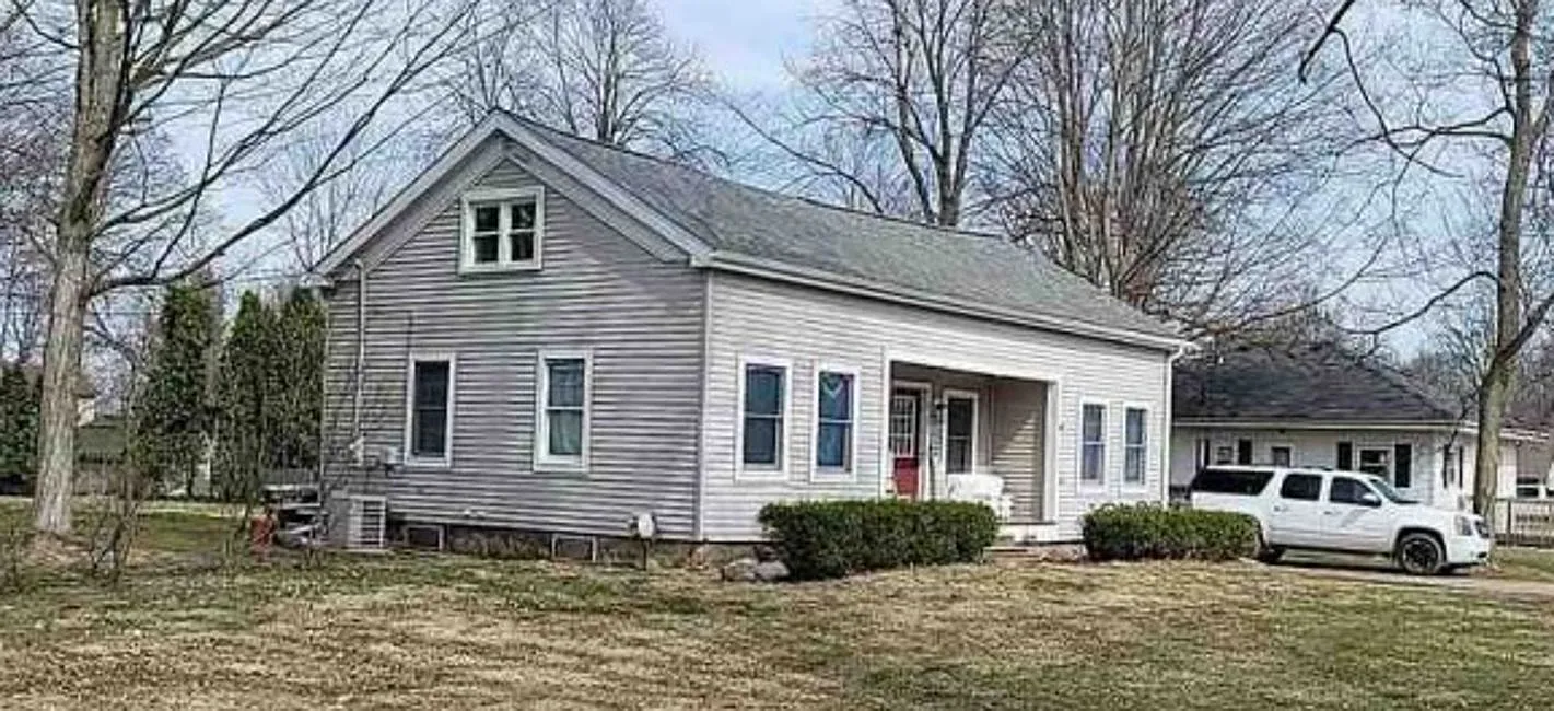 212 W Clay St photo 1
