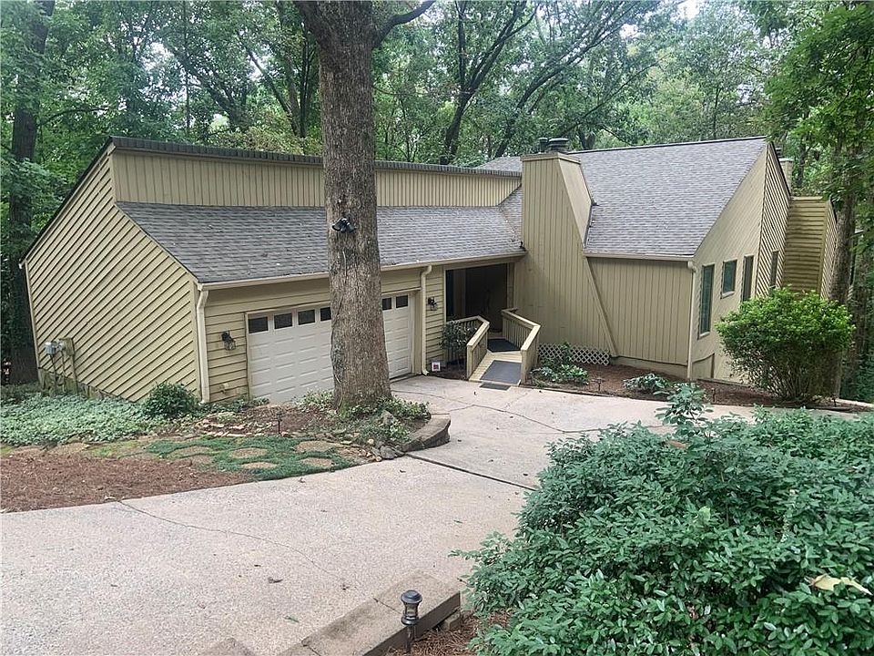 1st image of 200 Pitch Lake Ln