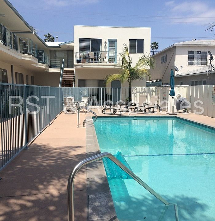 1st image of 1041 20th St APT A