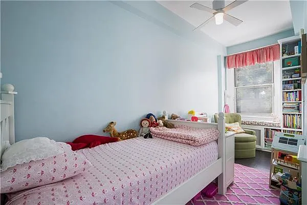 Sold by Avenue Sotheby's International Realty | media 8
