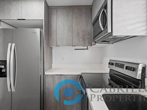 2nd image of 4121 1/2 Kansas St