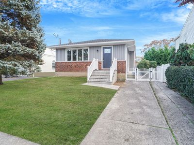 116 Parkhill Avenue, Massapequa, NY, 11758