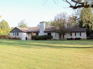 820 E Calumet Rd, Fox Pt, WI 53217