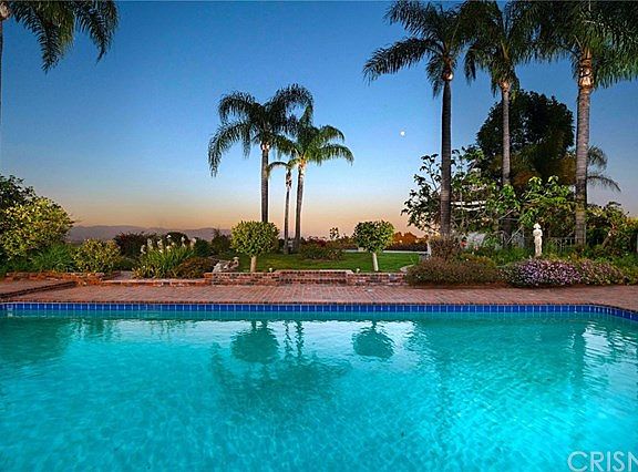 4th image of 5014 Del Moreno Dr