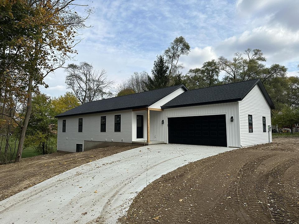 1st image of 209 Keeler St