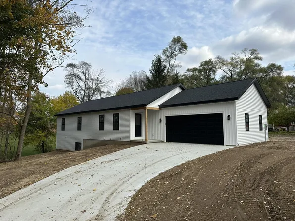 209 Keeler St, Middleville, MI 49333