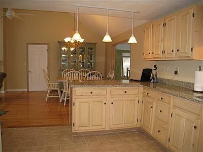 5th image of 229 Saddler Lane