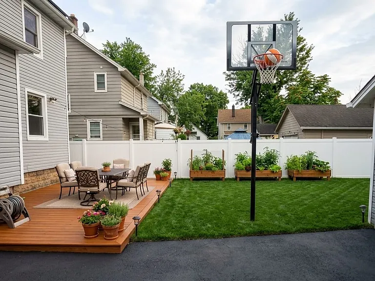 208 Clover St — Photo 20