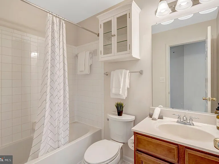 4479 Beacon Grove Cir #B — Photo 25