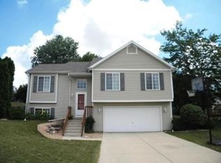 108 Stonefield Cir, Mount Horeb, WI 53572