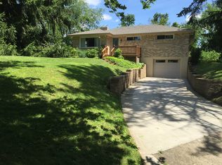 2507 Beaver Grade Rd, Coraopolis, PA 15108