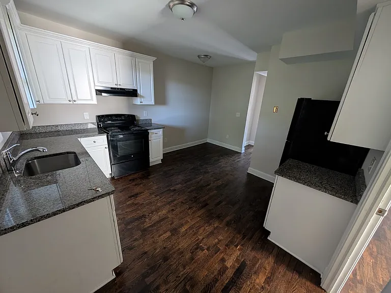 199-207 Howe Ave #203B — Photo 1