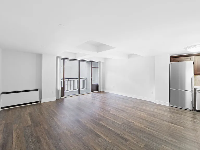 354 E 91st St #1009 — Photo 4