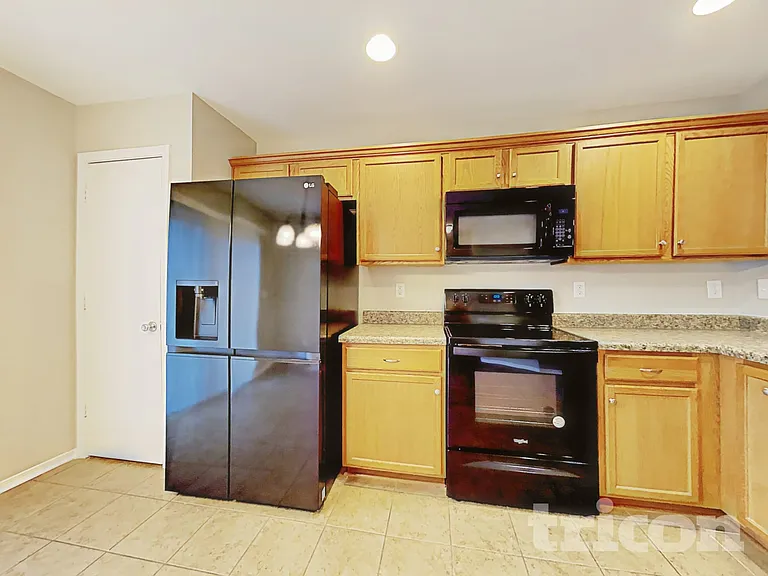 4560 Stone Mountain Dr — Photo 8