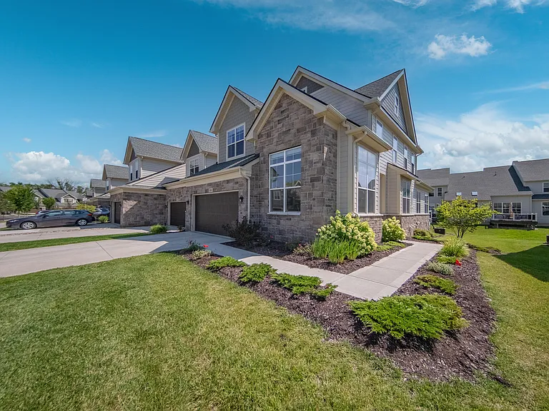 3081 N Spurway Dr — Photo 3