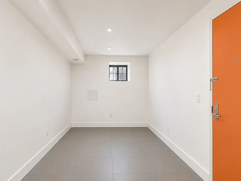 285 Himrod St #1R — Photo 7