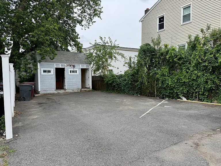 44 Everett St #1 — Photo 17