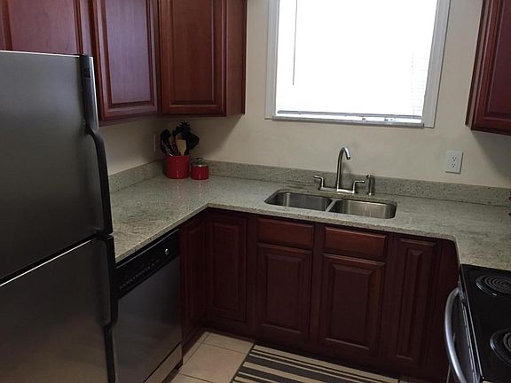 4th image of 1373 Bluff Ave #7
