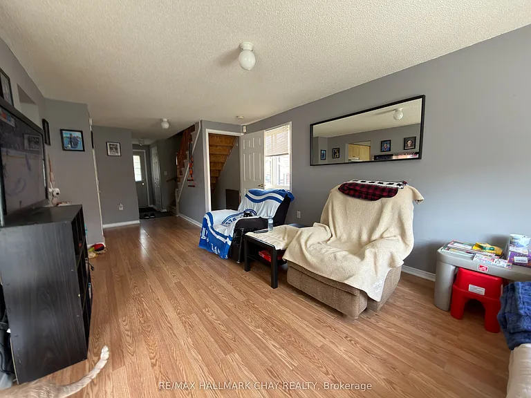 207 Tunbridge Rd — Photo 5