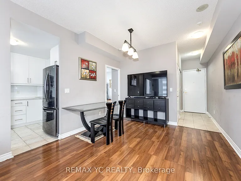 28 Byng Ave #802 — Photo 3