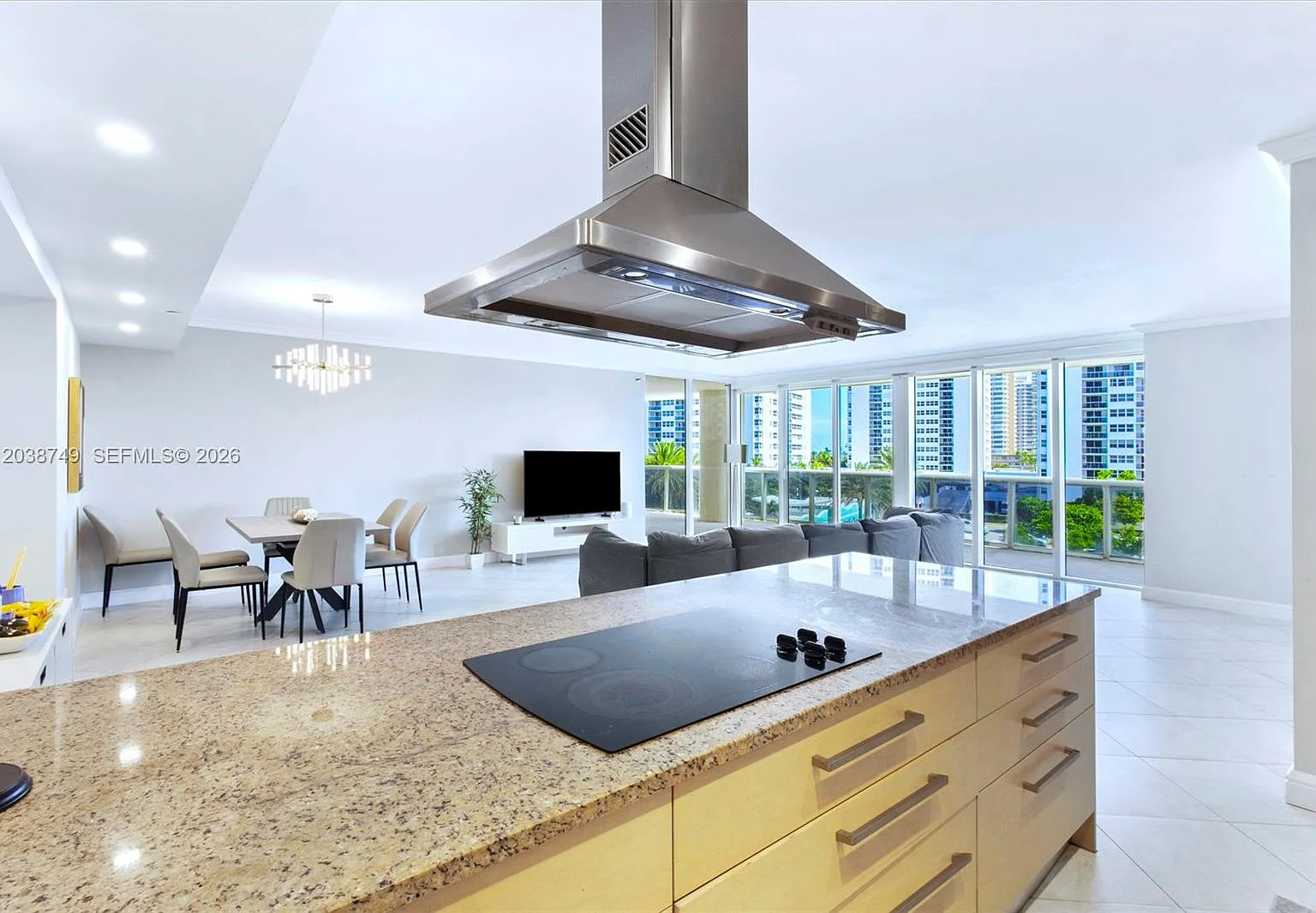 Beach Club Condo — Photo 3