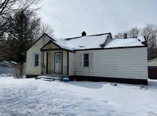 8277 Oswego Rd, Liverpool, NY 13090