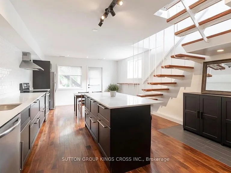 179 John St S #UPPER — Photo 7