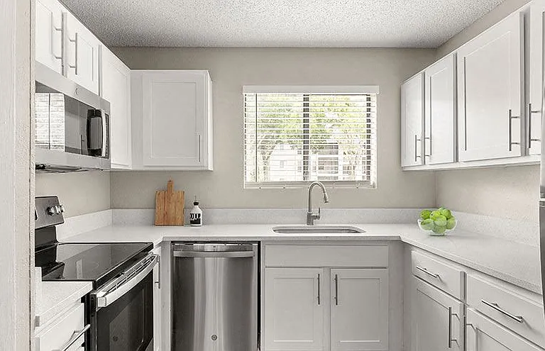 Eagles Point at Tampa Palms Apartments — Photo 1