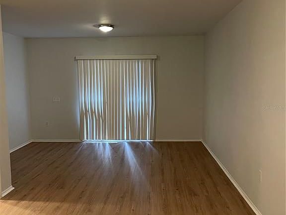 4th image of 6994 Woodlake Dr