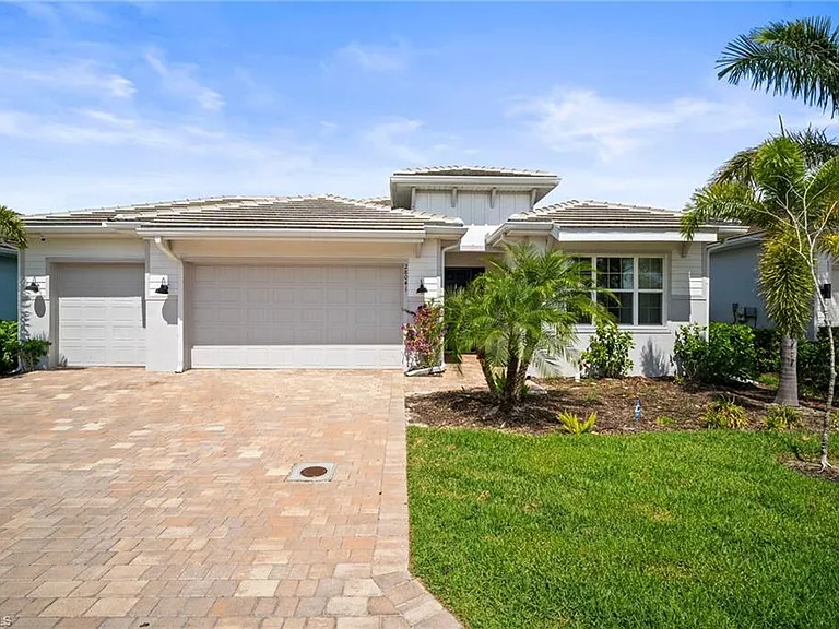28041 Captiva Shell Loop — Photo 1