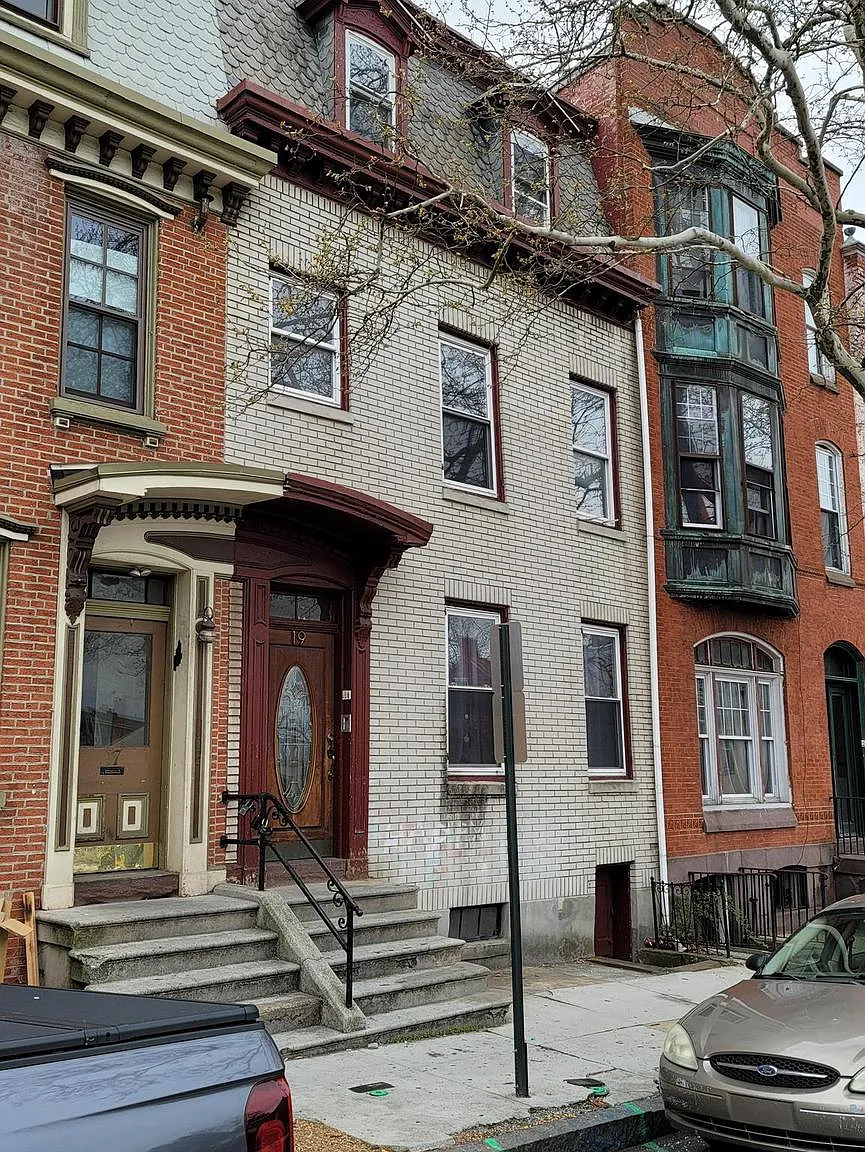 1 bed, 3096 sqft, $1,150 — Photo 1