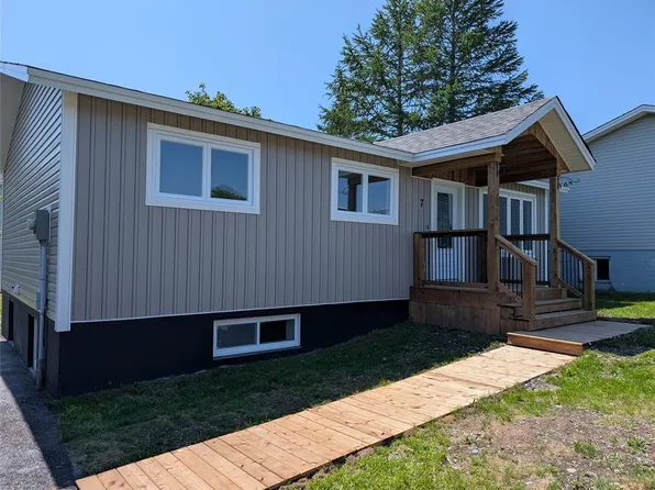 7 Norman Drive, Mt. Pearl, NL A1N2T9