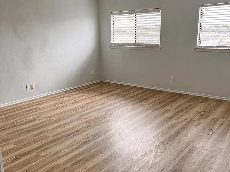 4503 Sherwood Way — Photo 5