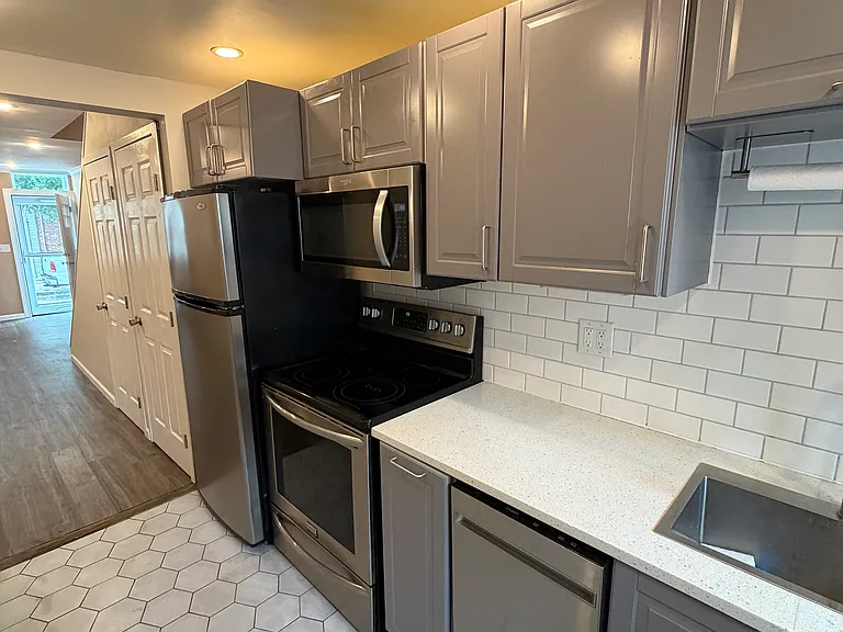 2230 Ritter St — Photo 10