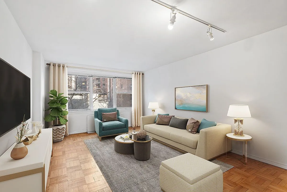 155 E 34th St APT 6A photo 1