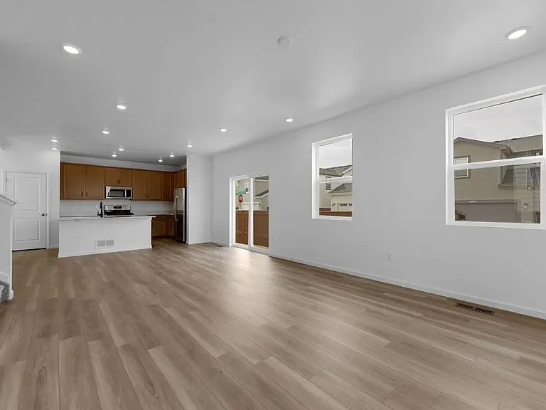 1177 Prospect Aly — Photo 18