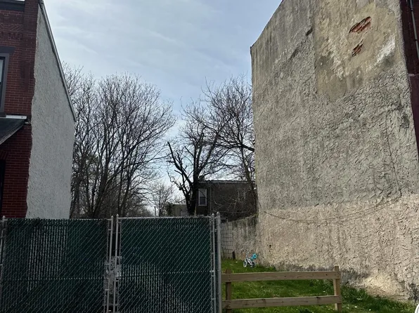 4218 Ogden St, Philadelphia, PA 19104