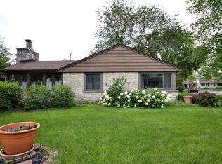 4905 Stone Circle Dr, Oak Lawn, IL 60453