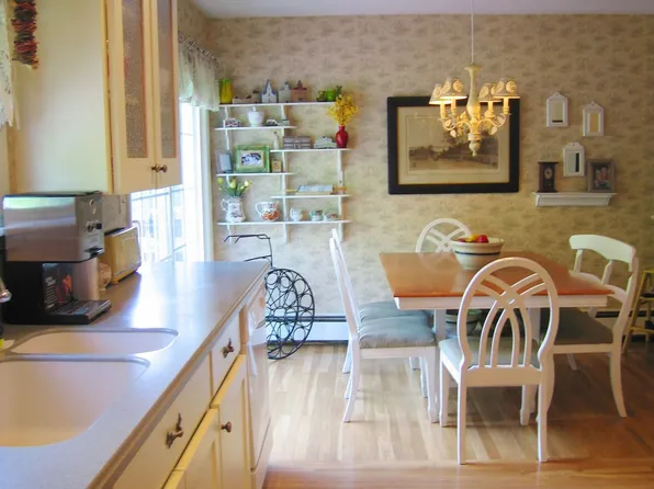 35 Harward St, Bath, ME 04530