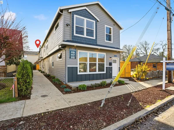 115 E Jersey St, Gladstone, OR 97027