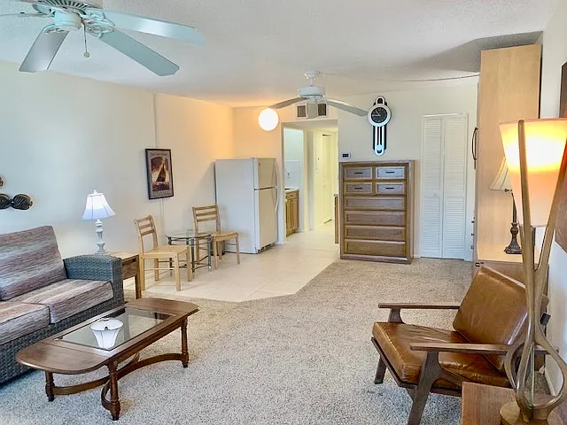 4750 Cove Cir #406 — Photo 11