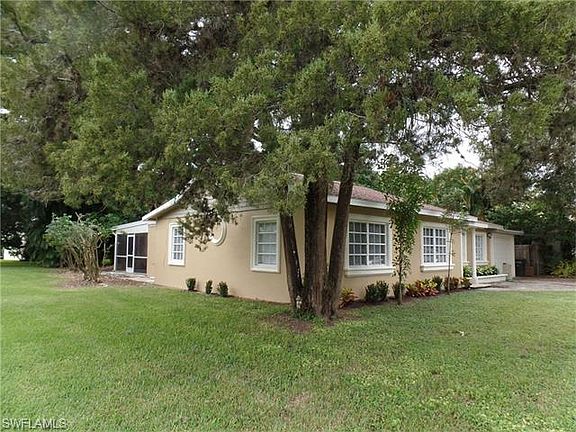 3rd image of 1824 Llewellyn Dr