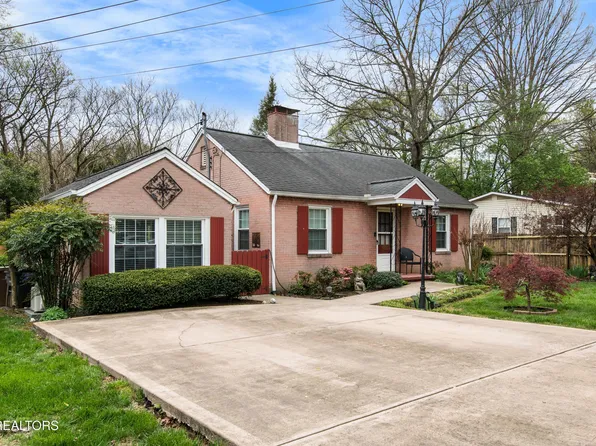 2820 Arbor Pl, Knoxville, TN 37917