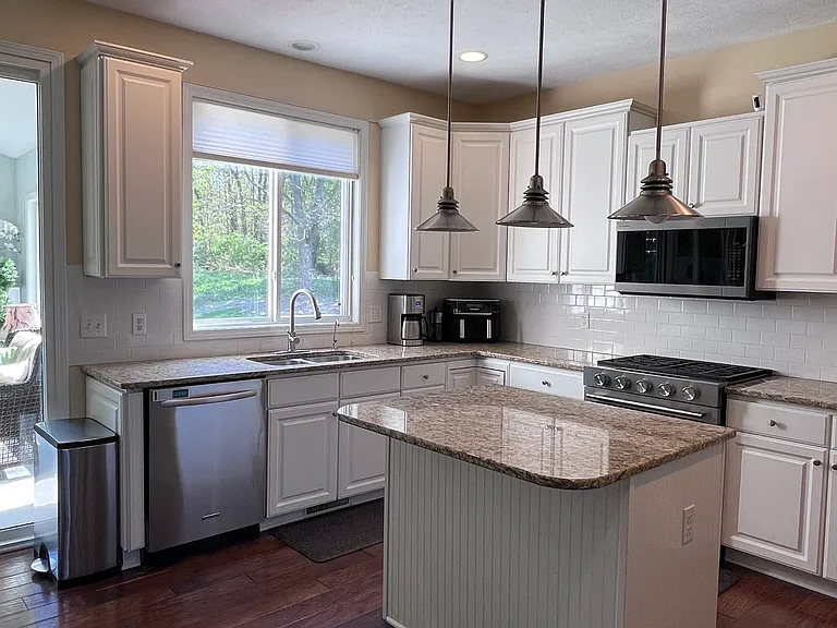 648 S Whitman Ct SE — Photo 15